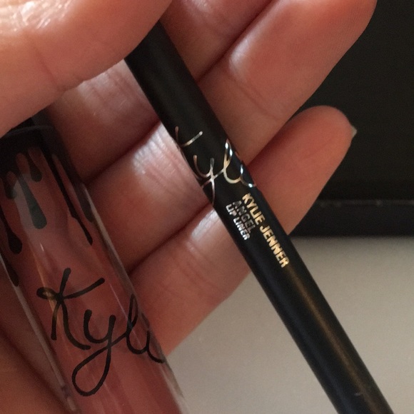 NWT Kylie Jenner Angel matte lip kit. - Picture 2 of 7